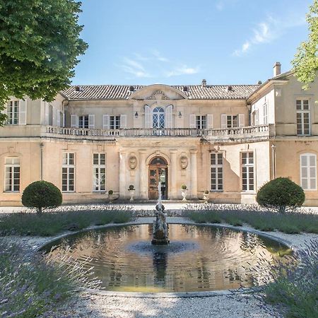 ホテルChateau Martinay カルパントラ エクステリア 写真